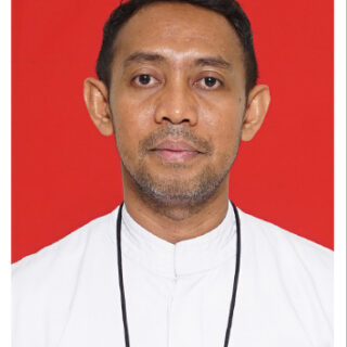 Yohanes Lewan - Kepala Sekolah