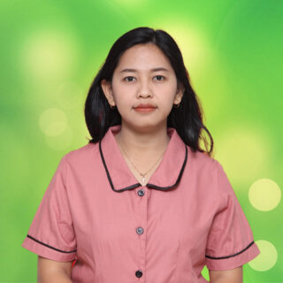 Silvia Kusuma Dewi, S.Kom --- Guru Mapel TIK
